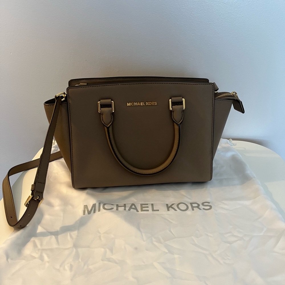 Michael Kors Crossbody